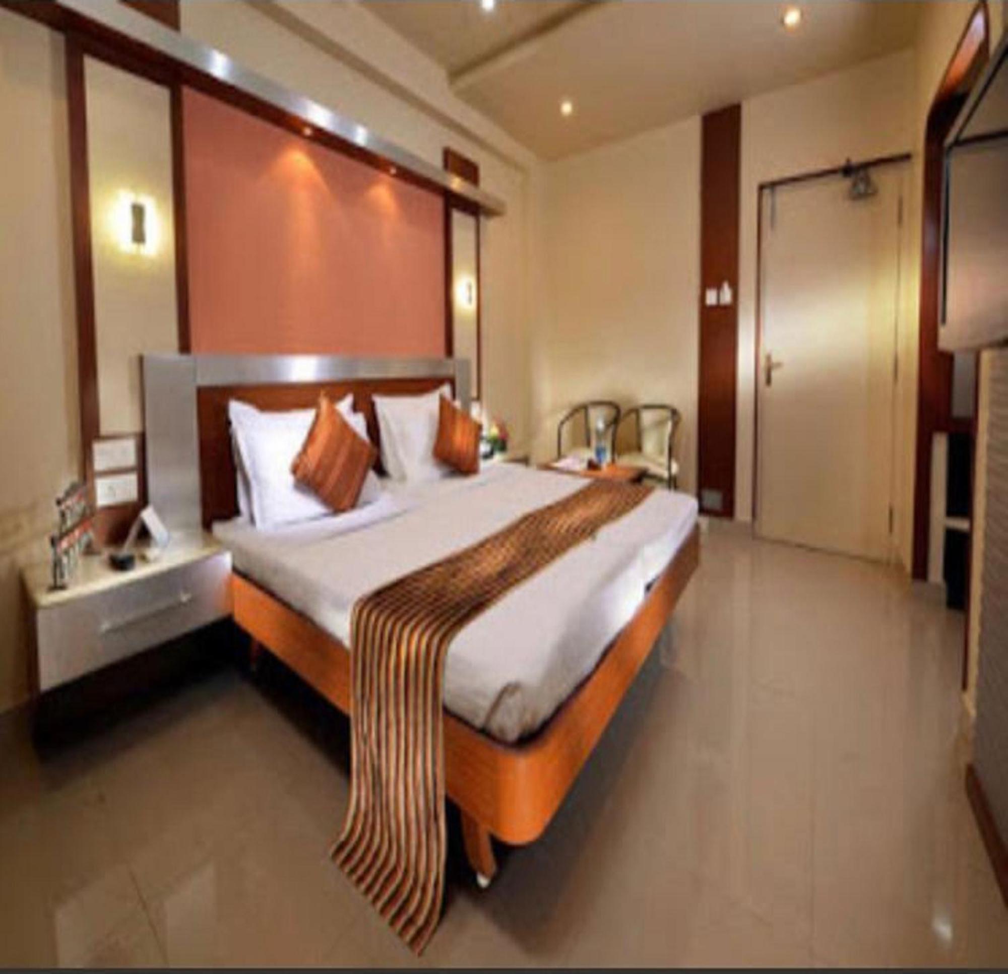 Navaratna Delight Coimbatore Extérieur photo