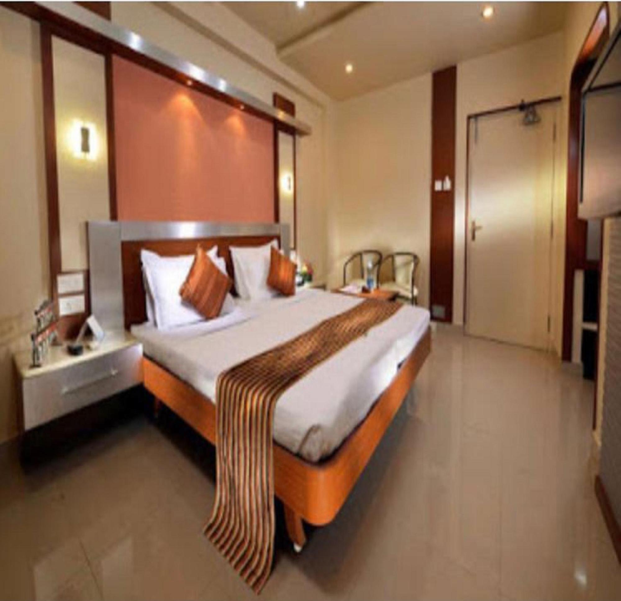 Navaratna Delight Coimbatore Extérieur photo